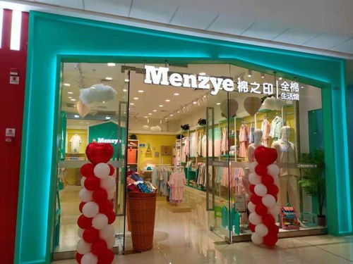 專業(yè)設計，匠心打造——先慧強展柜廠助力服裝品牌形象升級